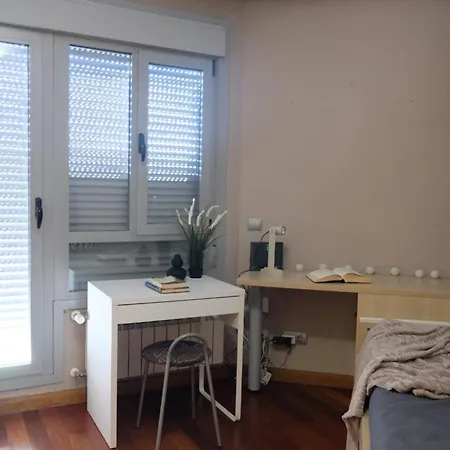 Lägenhet Bonito Atico Zona Hospital Con Garaje Oviedo