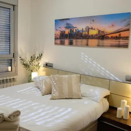 Bonito Atico Zona Hospital Con Garaje オビエド